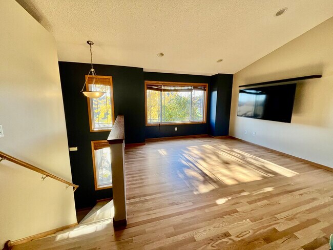 Foto del edificio - 817 Jack Russell Ave