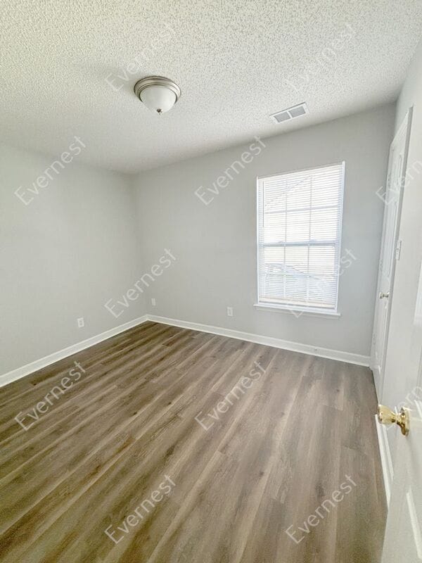Building Photo - 2424 Fabyan Ln
