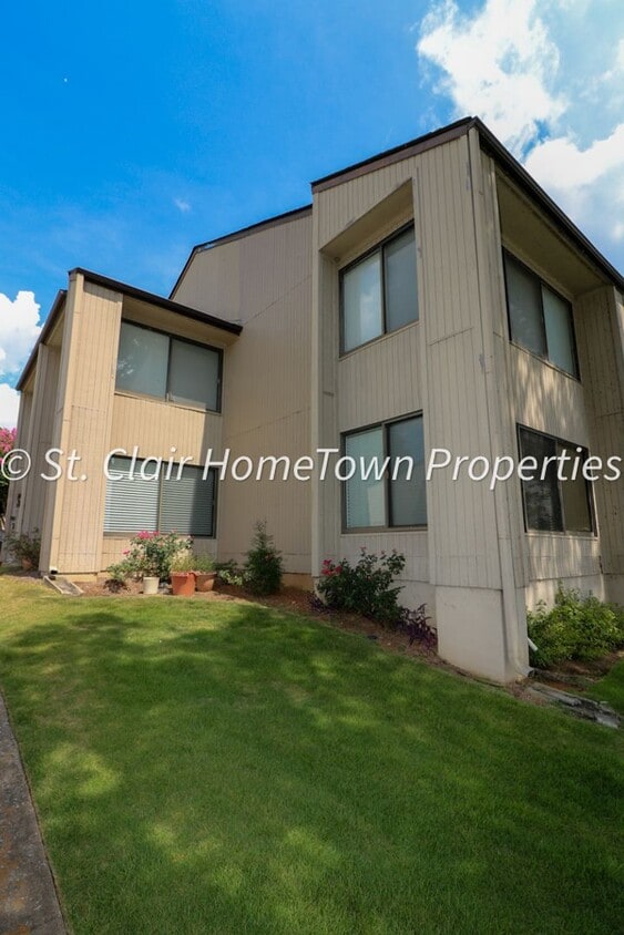 Primary Photo - Beautiful Condo