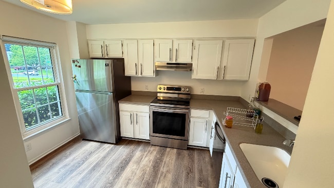 Building Photo - 17411 Pipers Way