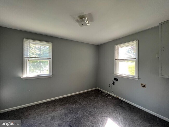 Building Photo - 3081 Horseshoe Trail