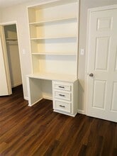 Building Photo - 2819 Colony Dr