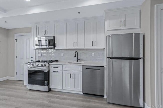 Photo - 110 School St Apartment