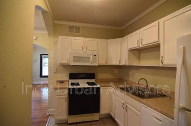 Building Photo - 2527 Shelby St