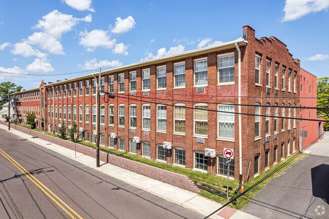 Building Photo - Ribbon Factory Lofts