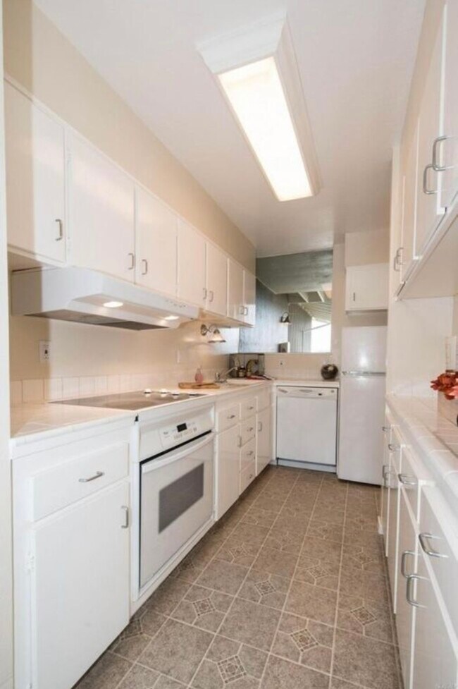 16 Way Unit 158, Tiburon, CA 94920 Condo for Rent in Tiburon