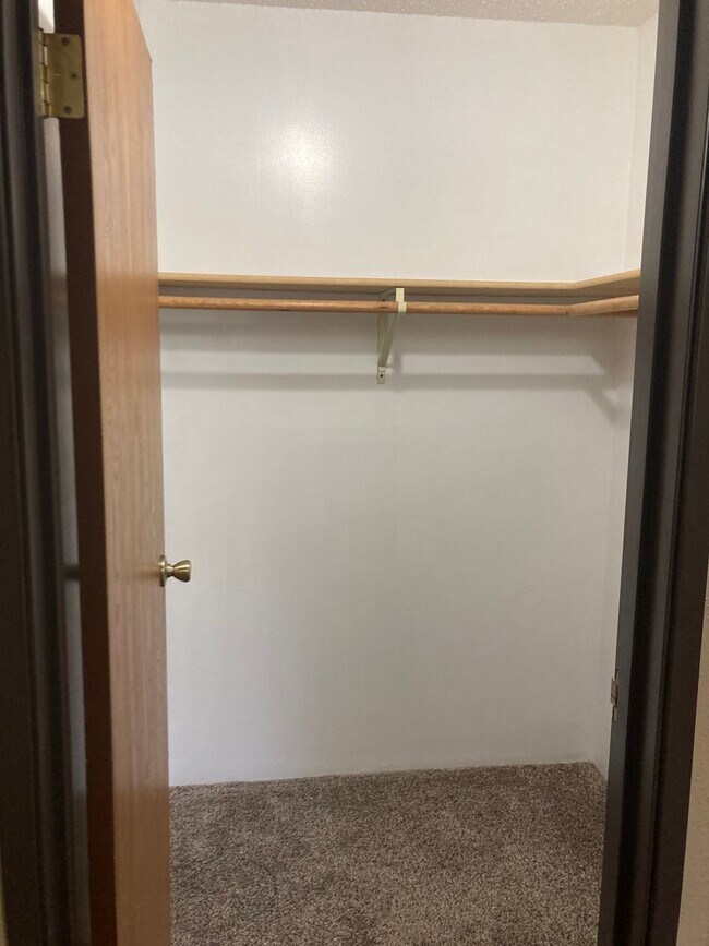 Foto del edificio - 1727 N Grandview Ln