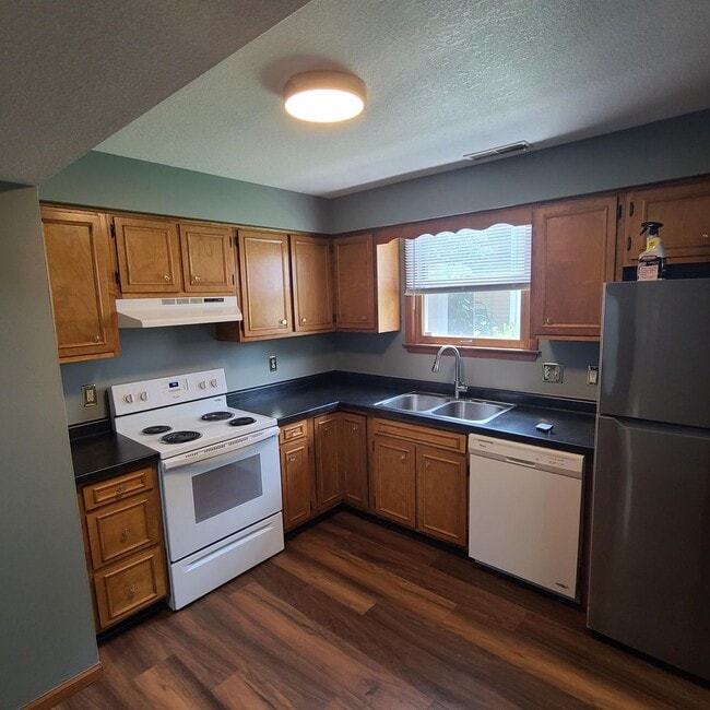 1305 E Scovill St Unit B, Urbana, IL 61801 Room for Rent in Urbana, IL