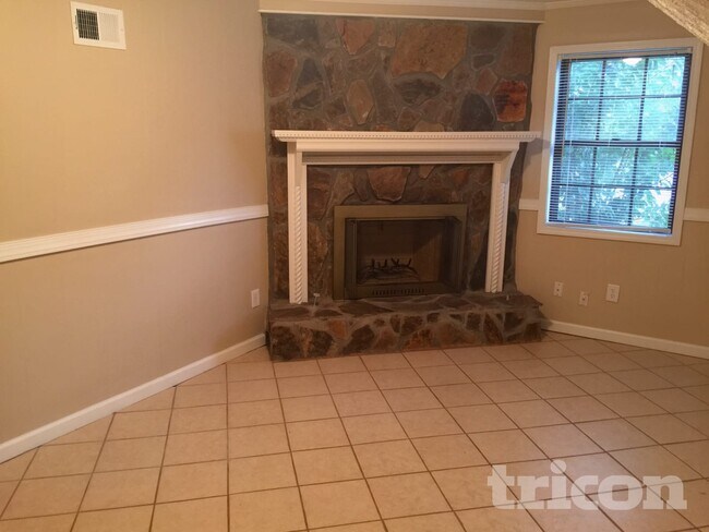 Foto del edificio - 200 Gage Ct