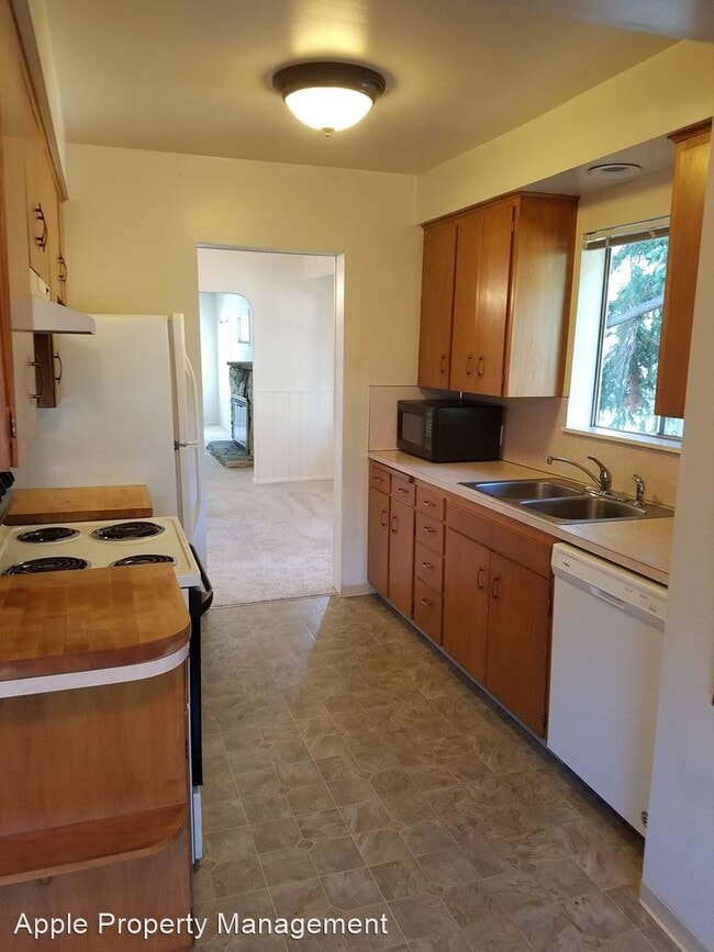 Building Photo - 3 br, 2 bath House - 2212 North 46th - 1