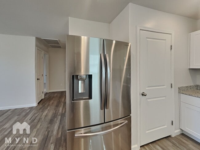 Building Photo - 11164 W Arvada Dr
