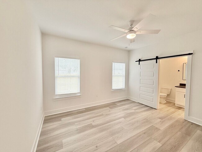 Foto del edificio - Modern 3-Bedroom Home