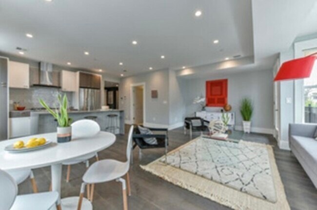 Foto del edificio - 125 Stoughton St