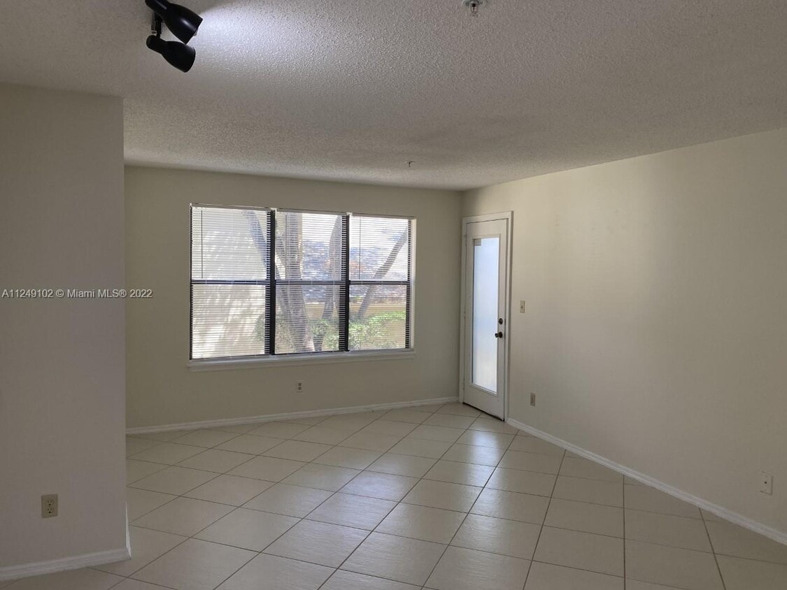 2307 N Congress Ave Unit 23, Boynton Beach, FL 33426 Apartment for