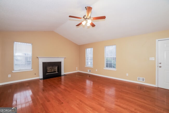 Foto del edificio - 111 Brandon Woods Cir