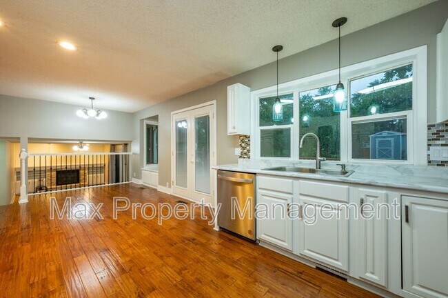 Foto del edificio - 9408 Horton Ave