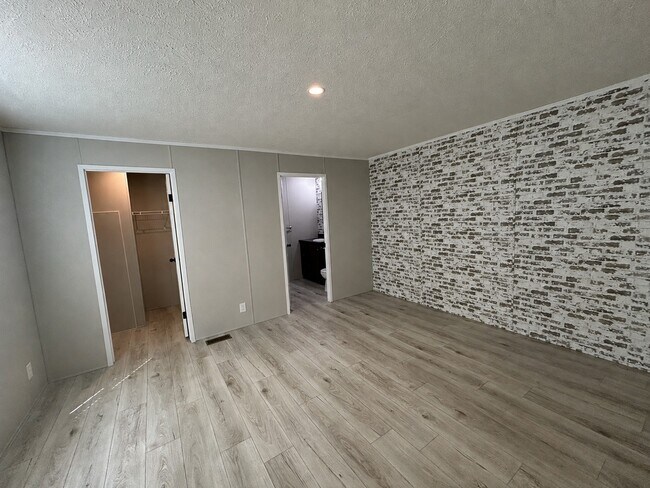 Building Photo - 265 New Mexico