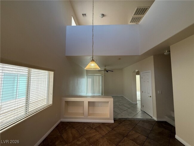 Building Photo - 5073 Tunnel Falls Dr