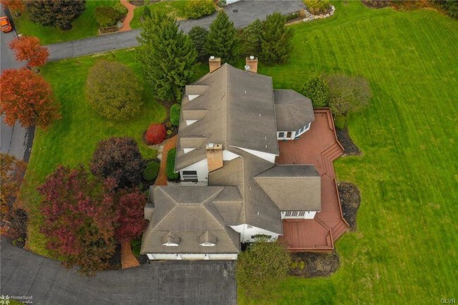 Foto del edificio - 5270 Creekview Dr