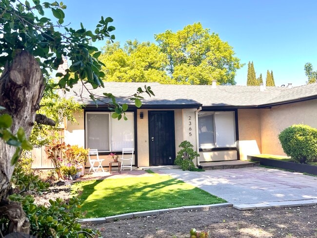 Building Photo - 2365 Fallingtree Dr