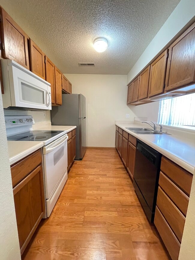 Photo - 457 N Front St Apartment