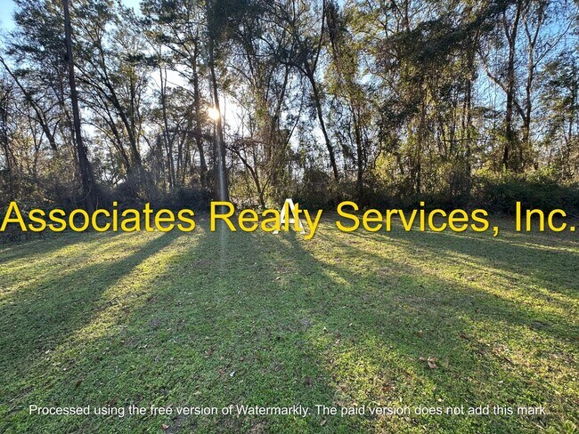 Building Photo - Private and Gated property-Scenic Millhopp...