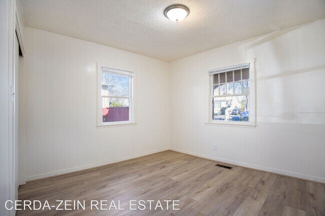 Foto del edificio - 4 br, 2 bath House - 60 Maitland Dr,