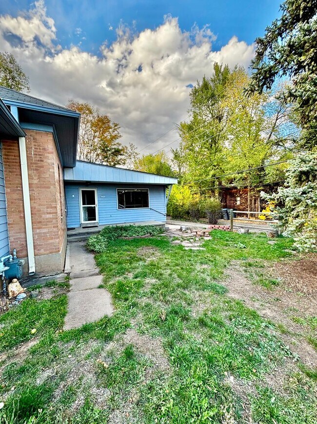Foto del edificio - Chic One-Bedroom Getaway in Golden – Comfort, Style & Colorado Adventure!