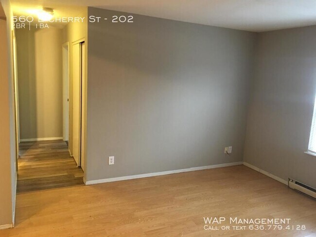 Foto del edificio - 560 E Cherry St