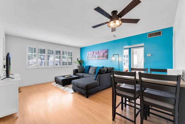 Foto del edificio - 1821 NE 62nd St