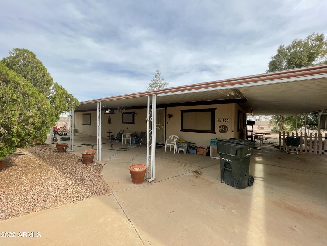 Primary Photo - 1075 N Villa Granada Dr