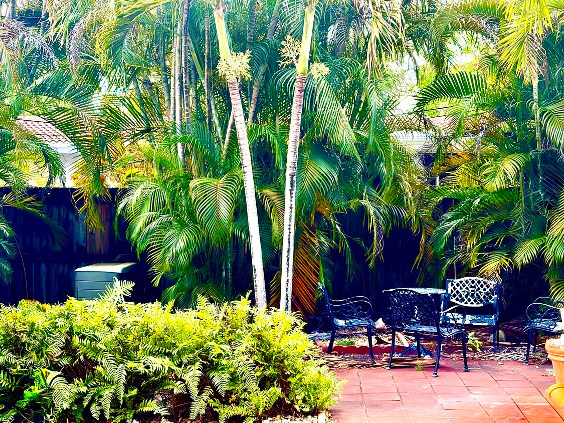Foto del edificio - 850 SW 12th Ct