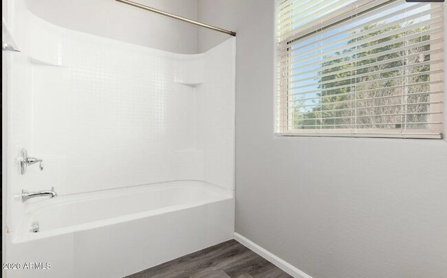 Building Photo - 1725 N 77th Dr