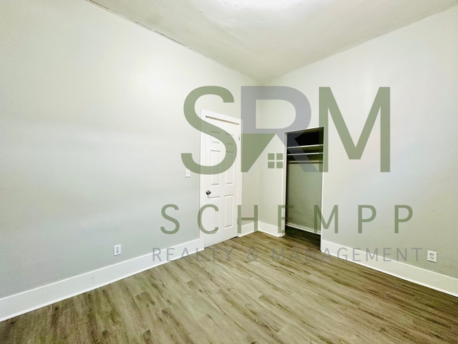 Building Photo - 2 Bedroom Single-Family Home in the Portland Area. Section 8 welcome!