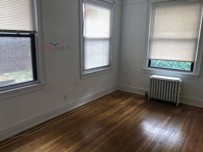 Building Photo - 37-58-58 86th St