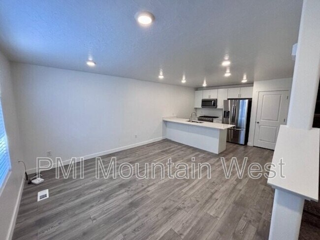 Foto del edificio - 3898 Bowie Dr