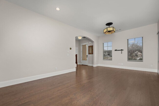 Foto del edificio - 3525 Darrell Dr