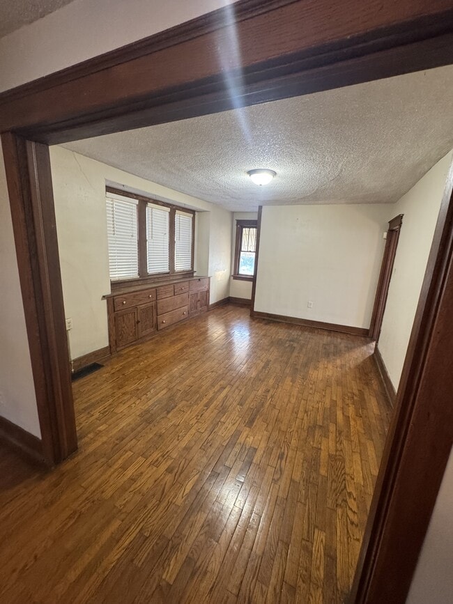 Foto del edificio - 1909 SW Lane St