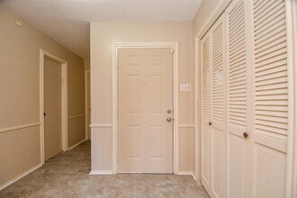 Building Photo - 5810 Fontenelle Dr