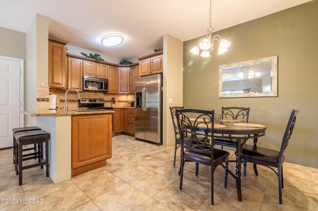 Foto del edificio - 1500 E Pusch Wilderness Dr