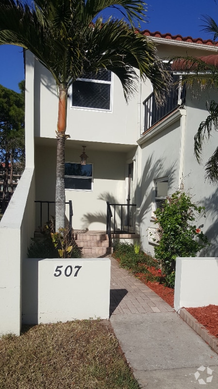 Building Photo - 2700 Bayshore Blvd