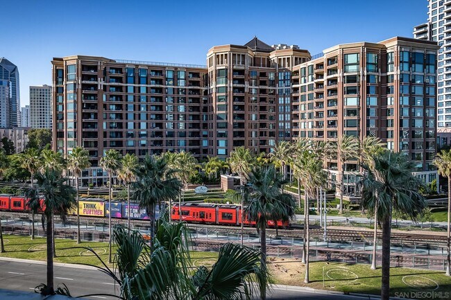 Foto del edificio - 500 W Harbor Dr
