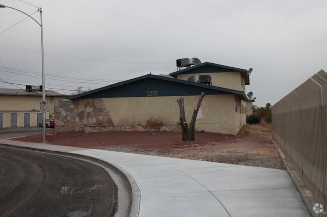 Building Photo - 5232 Gwen Pl