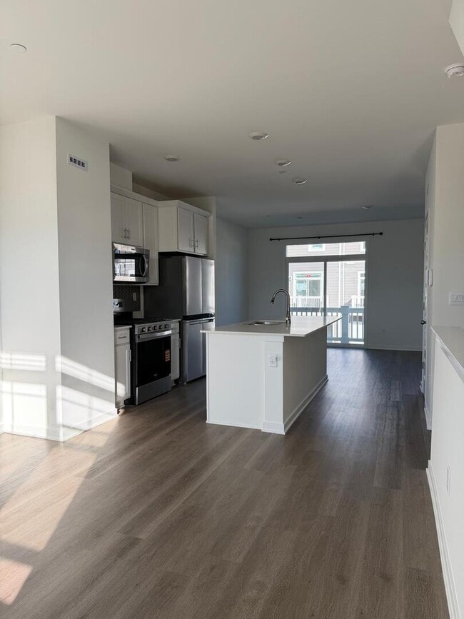 Building Photo - 2167 Yellowstone Blvd