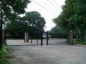 Building Photo - 9400 Doliver Dr