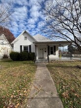 Building Photo - 800 N Rogers Ave