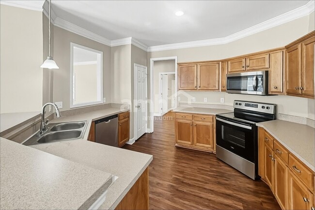 Building Photo - 5000 Idaho Dr