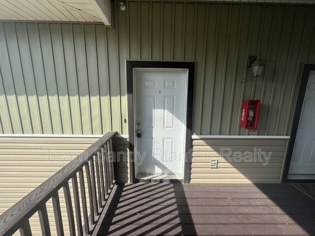 Building Photo - 7071 Lake Joanne Dr