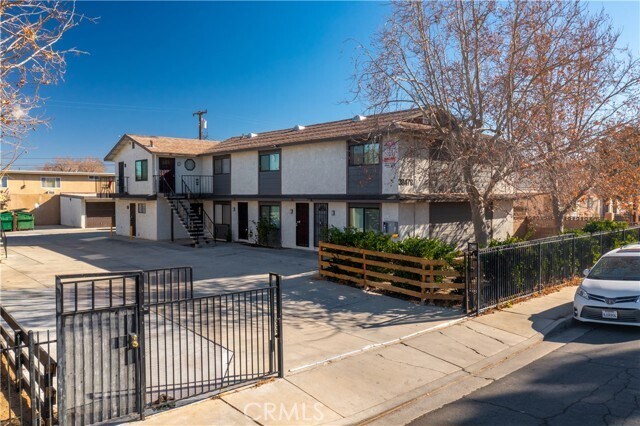 Foto principal - 38478 Larkin Ave