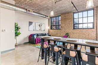 Building Photo - 606 N Washington Ave